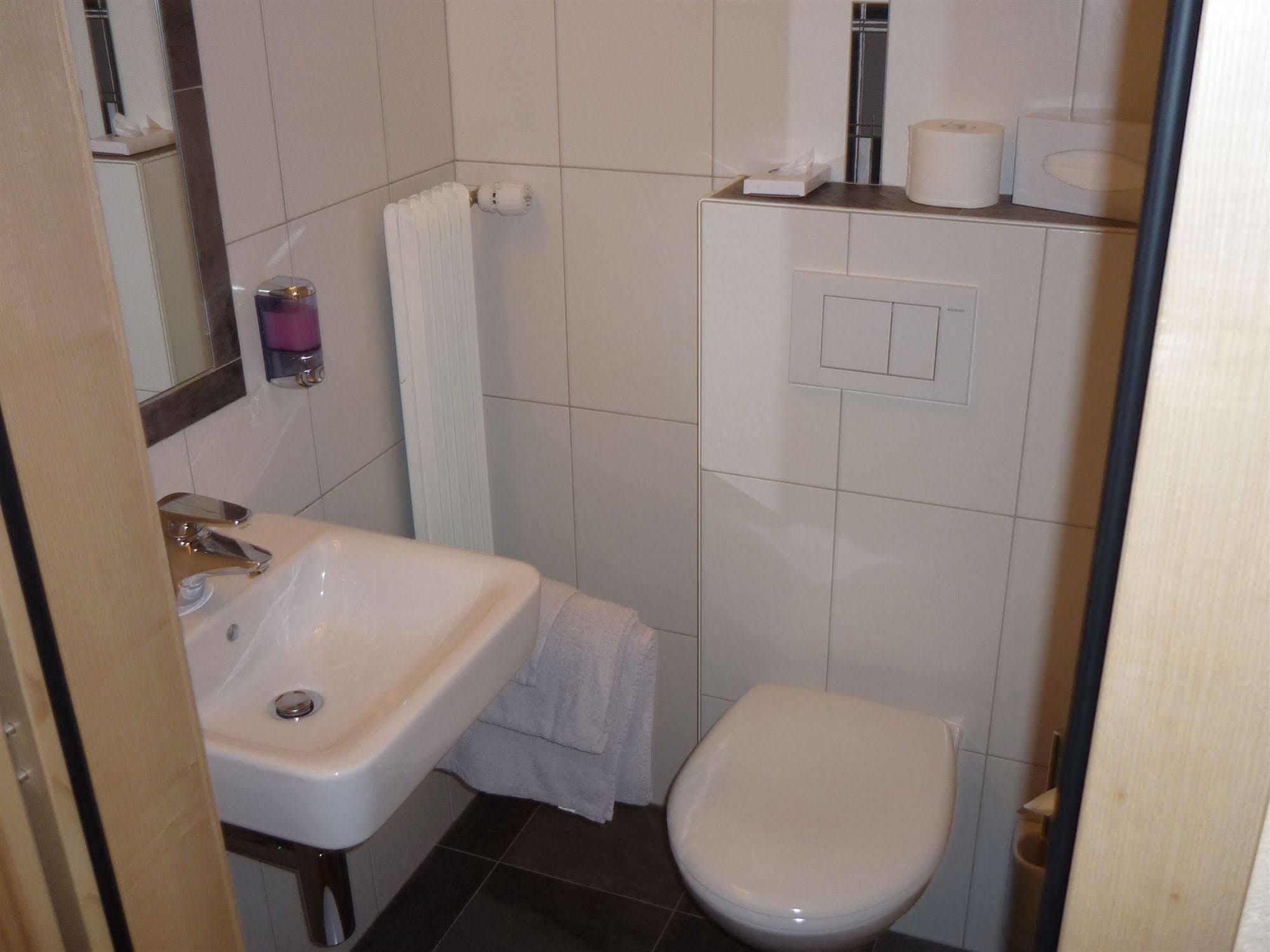 סאס פה Hotel Europa Guest House מראה חיצוני תמונה